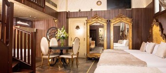 White Star Line Hotel