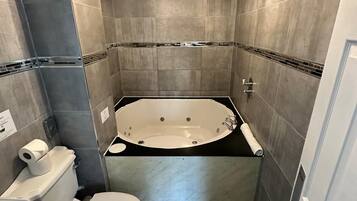 Business Double Room | Bathroom