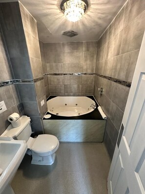 Business Double Room | Bathroom - White Star Line Hotel (Liverpool)