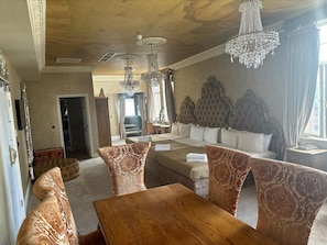 Presidential Double Room, City View