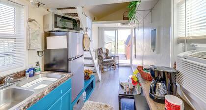 11 Mi to Heavenly Resort: Pet-Friendly Tiny Home