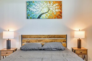3 bedrooms, iron/ironing board, Internet, bed sheets - 14 Mi to Dtwn OKC: Edmond Gem w/ Fenced Yard! (Edmond)