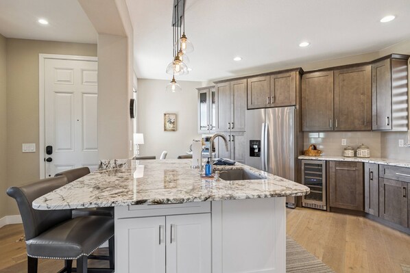 Fridge, microwave, dishwasher, coffee/tea maker