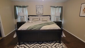 4 Schlafzimmer, Bügeleisen/Bügelbrett, WLAN, Bettwäsche