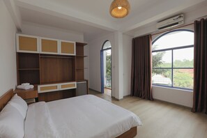 Desk, iron/ironing board, free WiFi - NEP HOMESTAY (Hue)