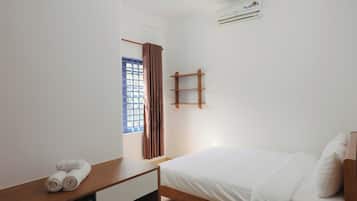 Schreibtisch, Bügeleisen/Bügelbrett, kostenloses WLAN