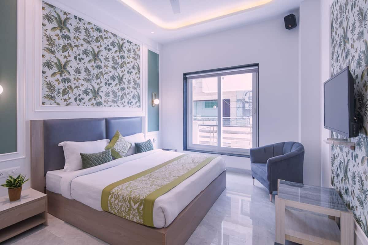 Cubrecamas, minibar, escritorio y wifi gratis