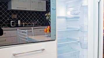 KĂŒhlschrank, Ofen, Herdplatte, GeschirrspĂŒler