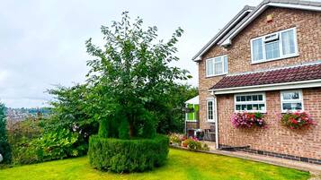 Rumah Keluarga | Eksterior