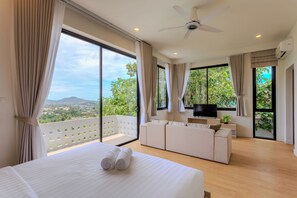 Grand Villa, 3 Bedrooms | Room amenity