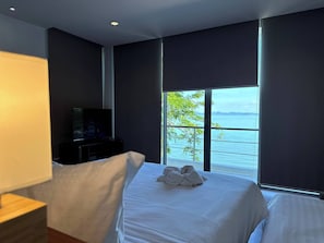 Ferros/tábuas de passar roupa, acesso à internet, roupa de cama