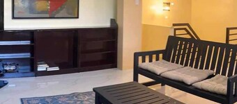 Maison confortable de 3 chambres avec accès au CWC, Pili Golf, Naga, Bicol