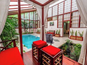 Piscine intérieure