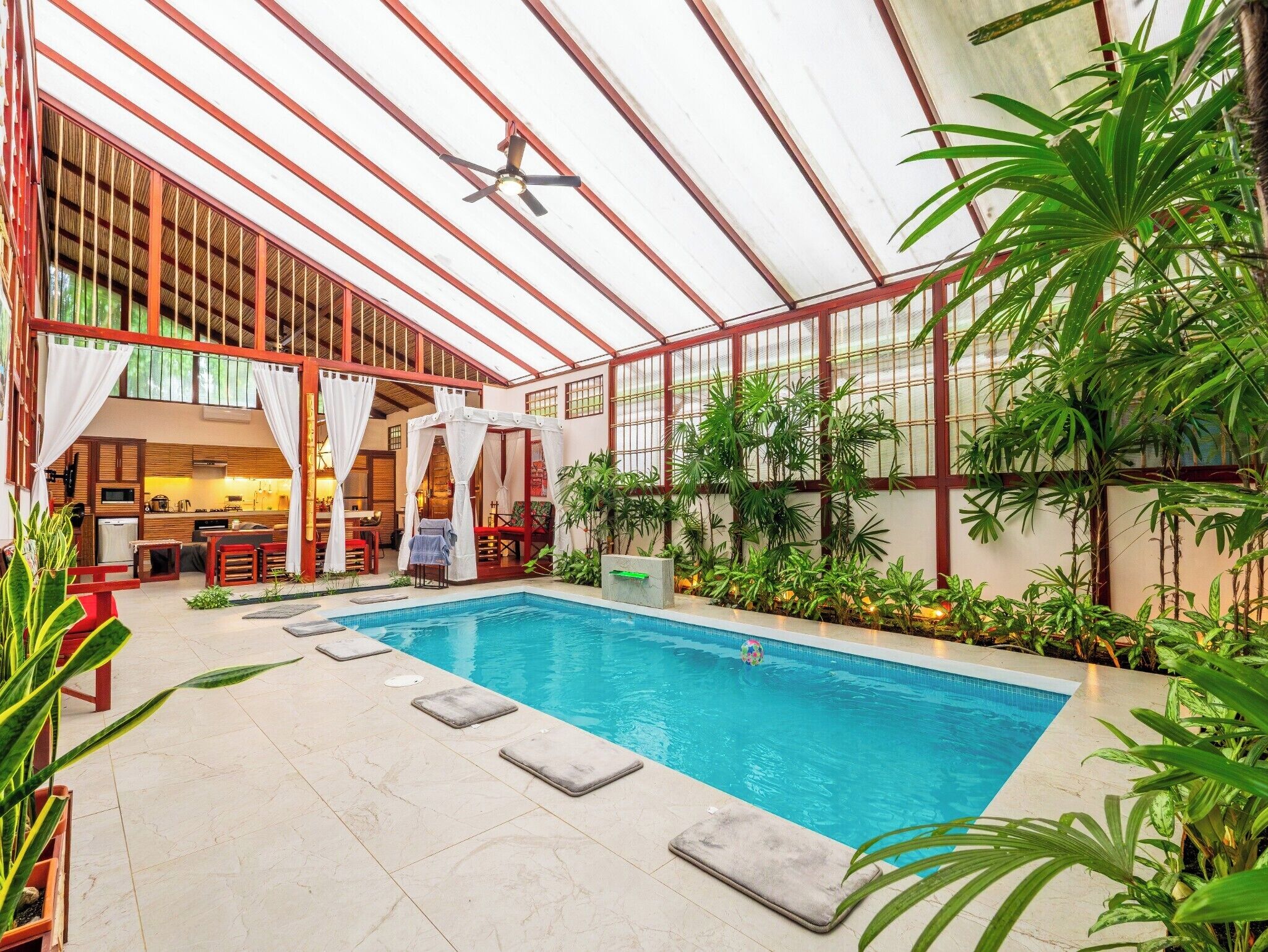 Piscine couverte
