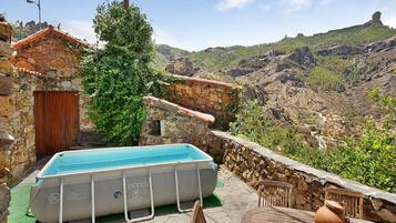 Bañera de hidromasaje al aire libre