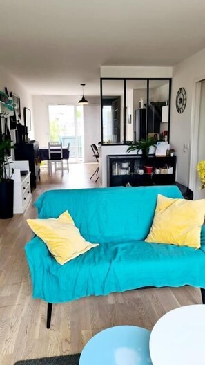 Living area - Spectacular view of the Loire and the machines (Nantes)