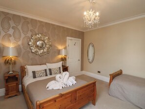 Individually decorated, individually furnished, free WiFi - All Seasons (Filey)