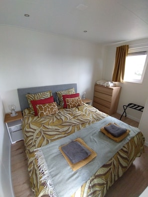 2 bedrooms, WiFi, bed sheets