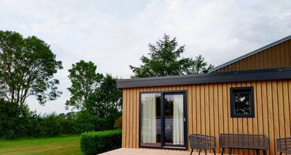 Luxury Chalet Eveline in the middle of Natura2000, close to Blokzijl, Giethoorn and more!