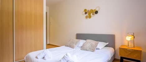 4 chambres, bureau, fer et planche à repasser, Wi-Fi gratuit