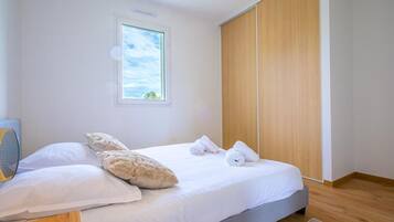 4 habitaciones, escritorio, tabla de planchar con plancha y wifi gratis