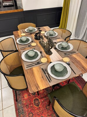 House, 4 Bedrooms, Private Pool, Beach View | Dining room