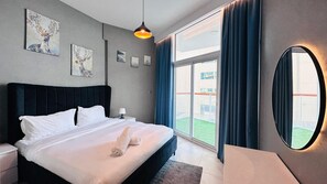 Standard Apartment, 2 Bedrooms - Premium 2 Bedroom with Burj Khalifa and Canal view in Millennium Binghatti Residence (Dubai)
