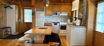Villa Sukka - Cozy cabin with Sauna and a fully equipped kitchen - Free WiFi