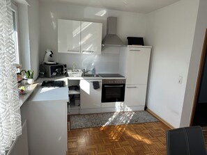 Private kitchen - Apartment with 2 bedrooms near the university at the foot of the Palatinate Forest (Kaiserslautern)