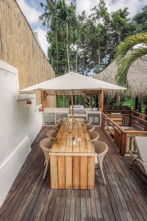Tempat makan luar