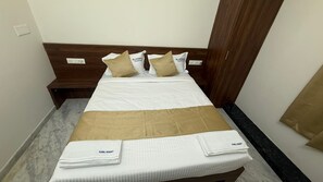 Iron/ironing board, free WiFi