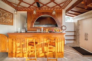 Bar (en la propiedad)