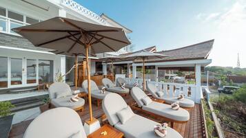 Sun deck