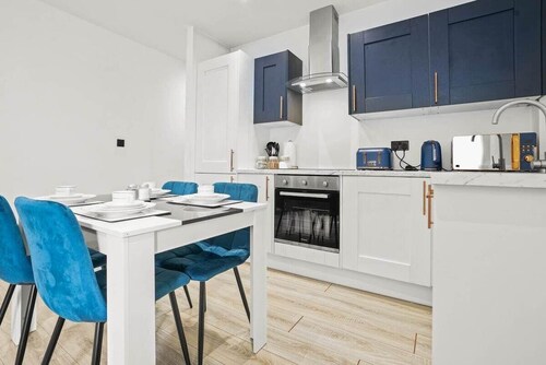 Contractors/Families/FREE Parking/City Centre