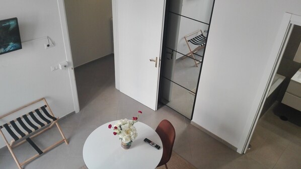 Camera 2 | Bed sheets