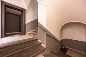Camera 2 | Terrace/patio - Piano Nobile  (Naples)