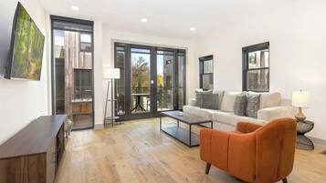 Téléviseur, bureau