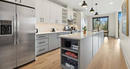 Scout - Trailhead Mews - Optional BlakeSt Access