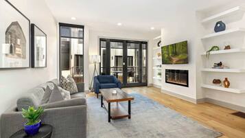 Téléviseur, bureau