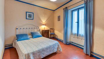 3 Schlafzimmer, Bügeleisen/Bügelbrett, Bettwäsche