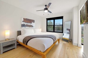 2 Schlafzimmer, Schreibtisch, Bügeleisen/Bügelbrett, WLAN