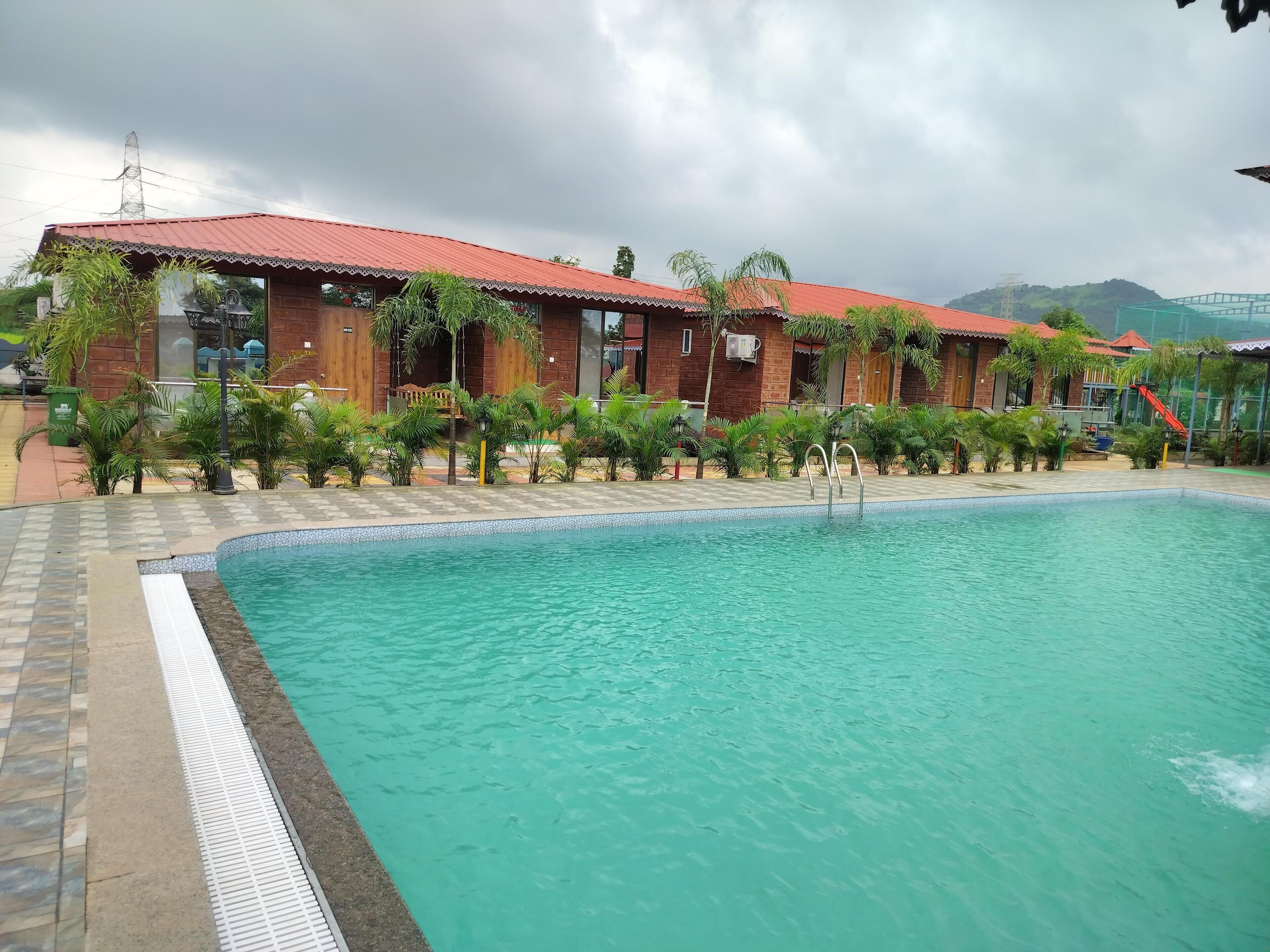 Kolam renang terbuka