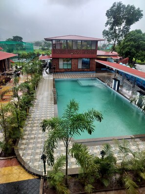 Outdoor pool - Sandalwoods Resorts (Karjat)