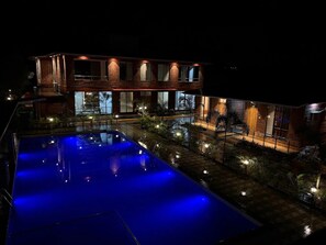 Fachada del alojamiento - Noche