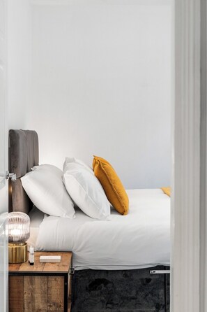 2 habitaciones, tabla de planchar con plancha y wifi gratis 