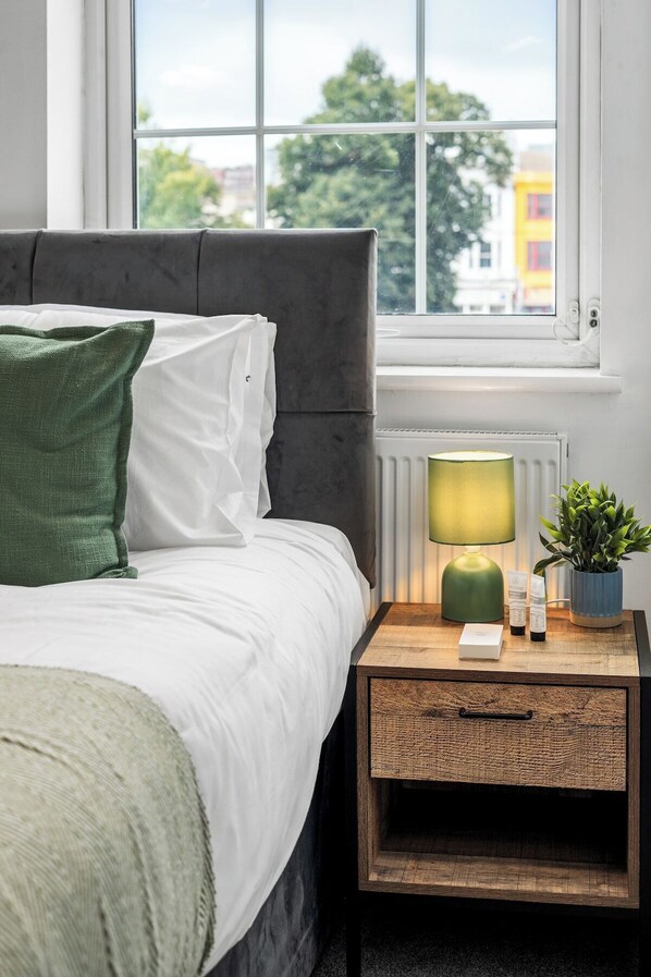 2 habitaciones, tabla de planchar con plancha y wifi gratis 