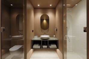Premium Double Room | Bathroom | Towels