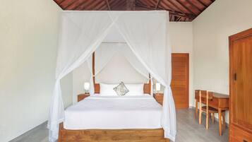 Comfort villa | Een minibar, een bureau, gratis wifi, beddengoed
