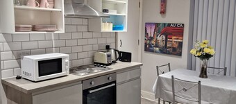 Spacious Private Room w/ Ensuite Near Anfield Stadium
