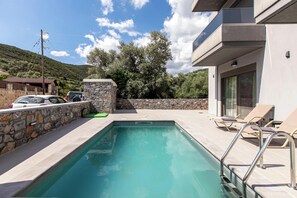 Appartement, piscine privée, vue montagne | Piscine privée